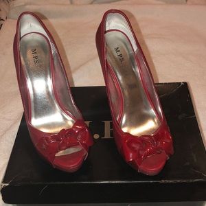 Women’s red open toe pump